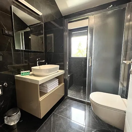 Beachfront House Olbia With Private Parking 公寓 *